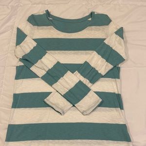 Gap “the essential crew” striped LS shirt. Size S. EUC